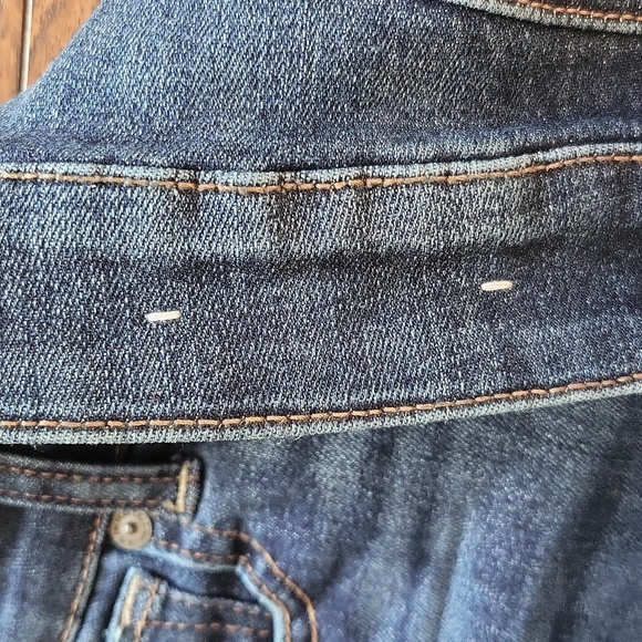 American Eagle Outfitter. Jean shorts. Size 4. MIDI - Picture 15 of 16